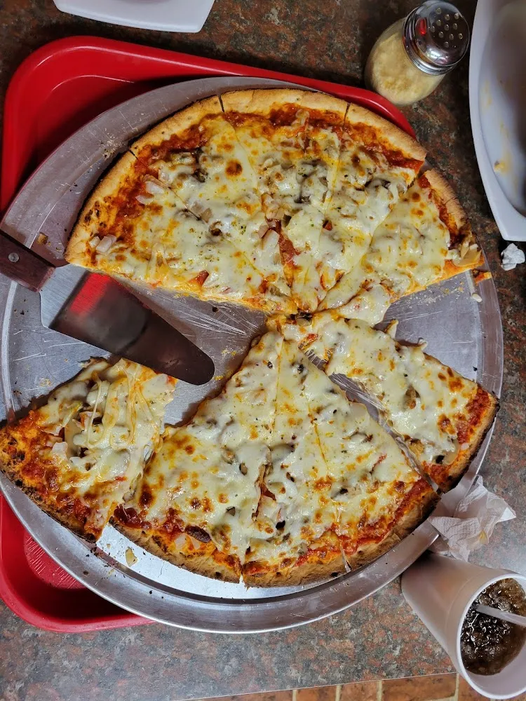 16 lg Pepperoni Pizza Onion Mushroom